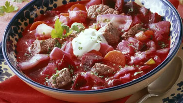 Ciorbă ţărănească cu borş