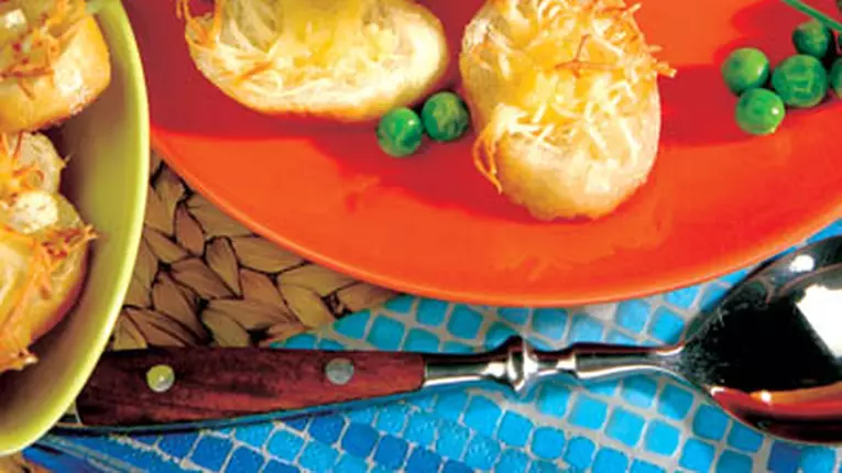 Supă cremă de mazăre cu bruschete