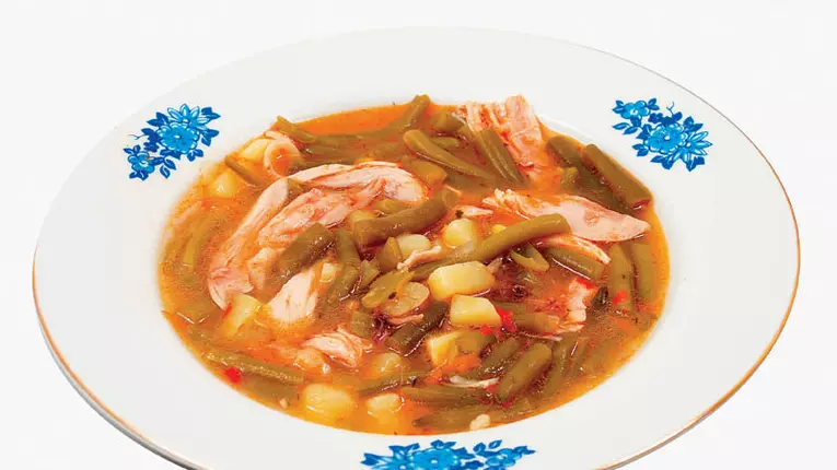 Ciorbă de fasole verde cu pui