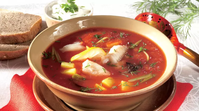 Ciorbă de crap cu suc de roşii