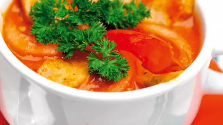 Ciorbă de roşii cu ţelină