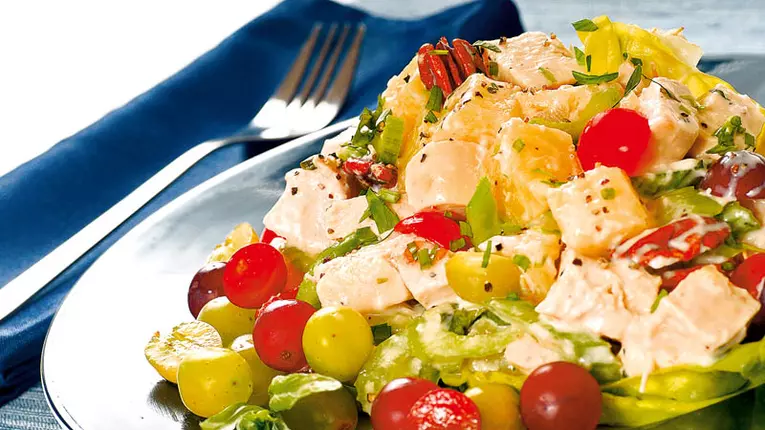 Salată de pui cu struguri