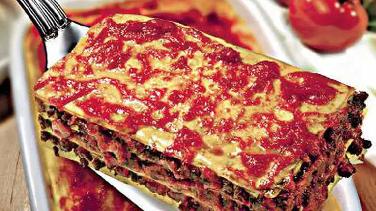 Lasagna cu sos de roşii