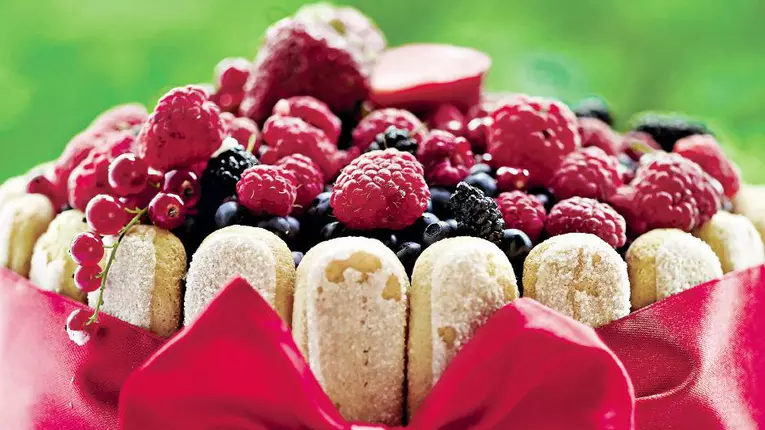 Tort cu fructe de pădure