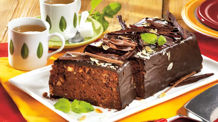 Prăjitură cu ciocolată şi nuci