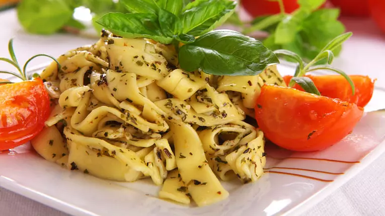 Paste cu sos de măsline