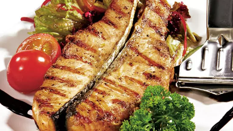 Somon cu legume fierte