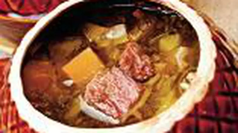 Ciorbă rusească cu varză şi carne