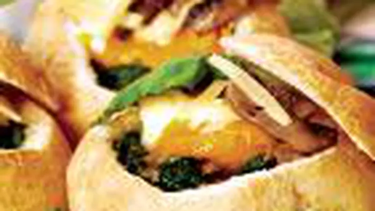 Bărcuţe cu spanac şi ciuperci