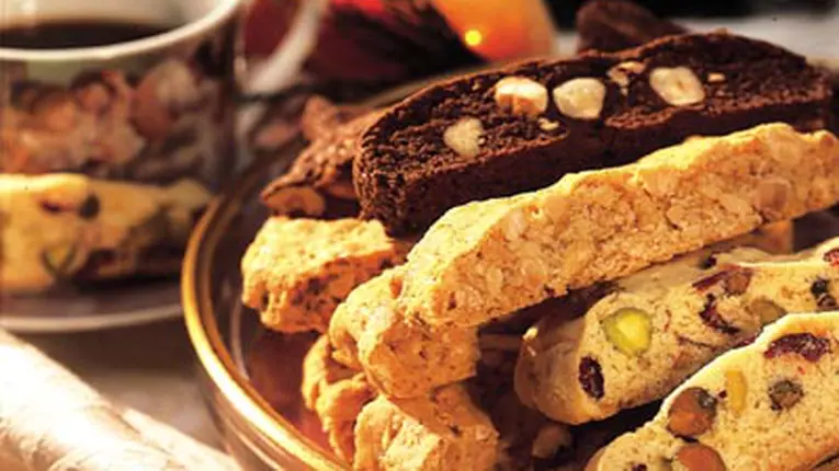 Biscotti cu cireşe şi migdale