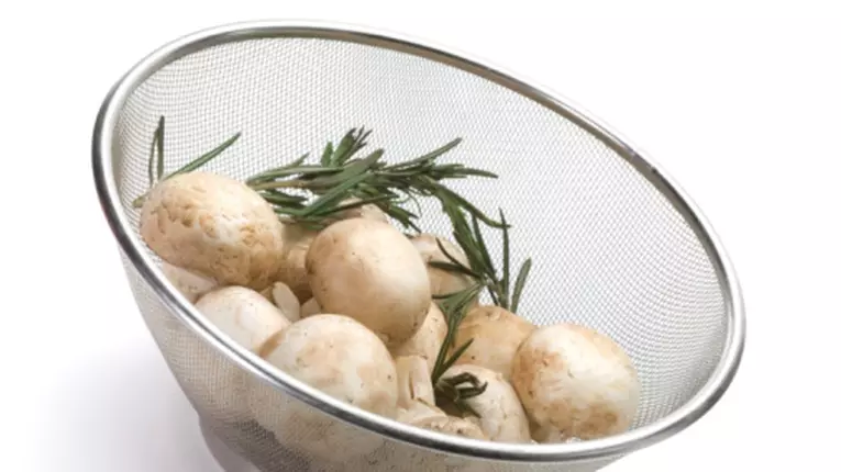 Ciupercuţe murate, cu rozmarin