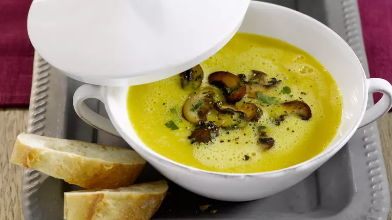 Reţetă: Supă-cremă de ţelină