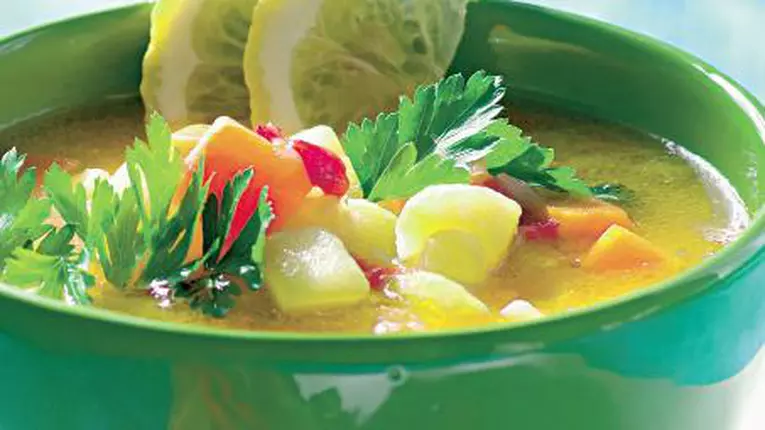 Ciorbă cu legume de vară