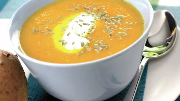 Supă de morcovi şi curry