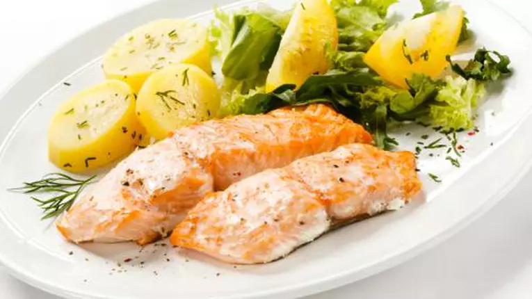 Cartofi nature cu somon