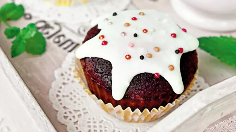 Brioşe cu glazură şi bomboane