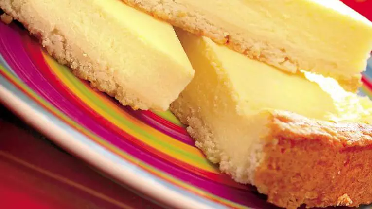 Prăjitură cu aluat sfărâmicios