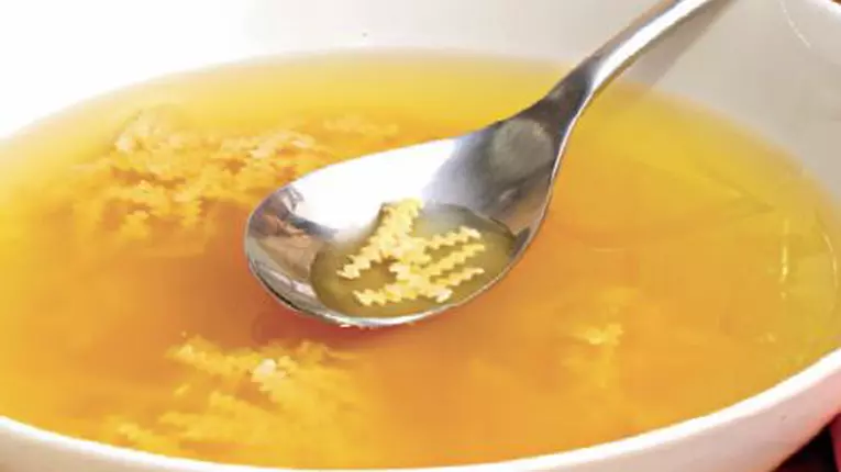 Supă cu tăieţei de casă