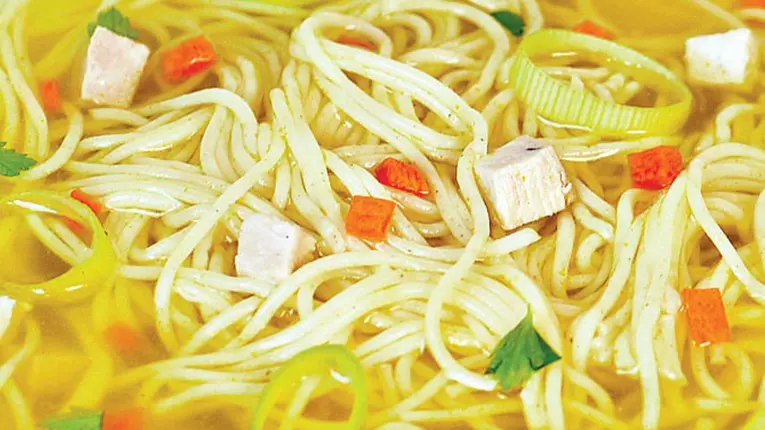 Supă de pui cu fidea