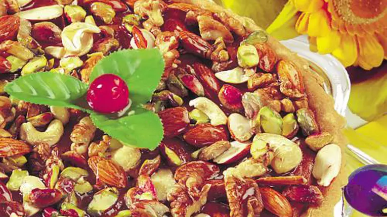 Plăcintă cu fructe uscate