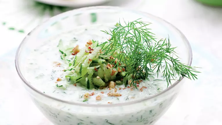 Supă rece de iaurt