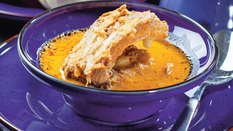 Ciorbă de coaste cu zer