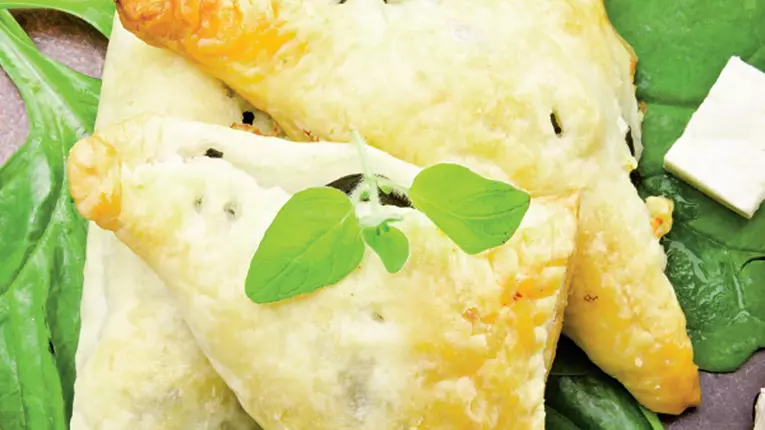 Colţunaşi umpluţi cu caş