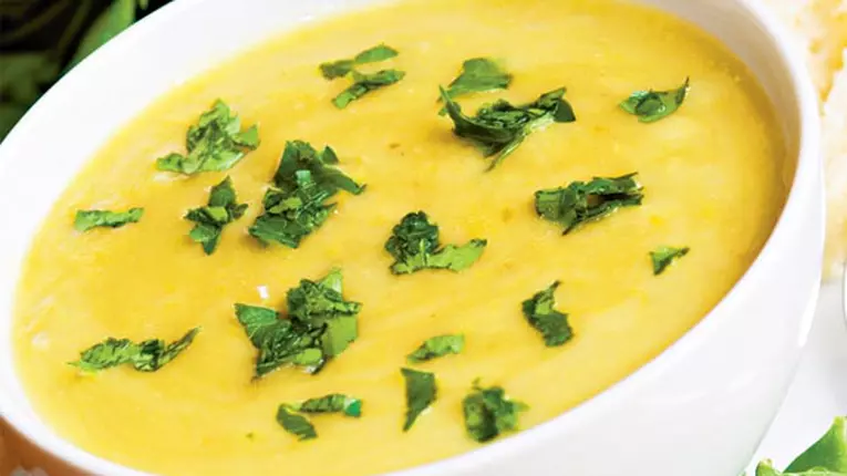 Supă cremă de morcovi cu telina si cartofi