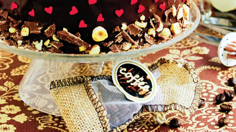 Tort cu spumă de ciocolată şi cafea