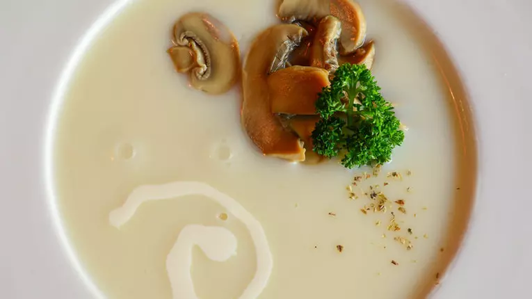 Supă cremă de ciuperci cu smântână