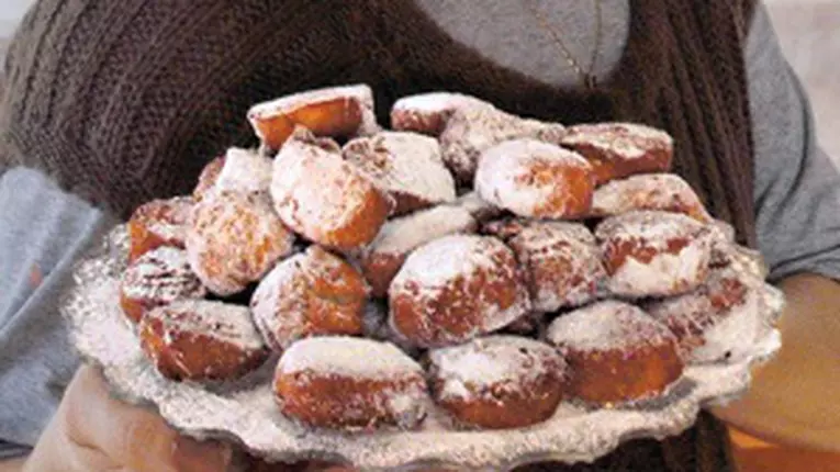 Castagnole cu lichior de cafea