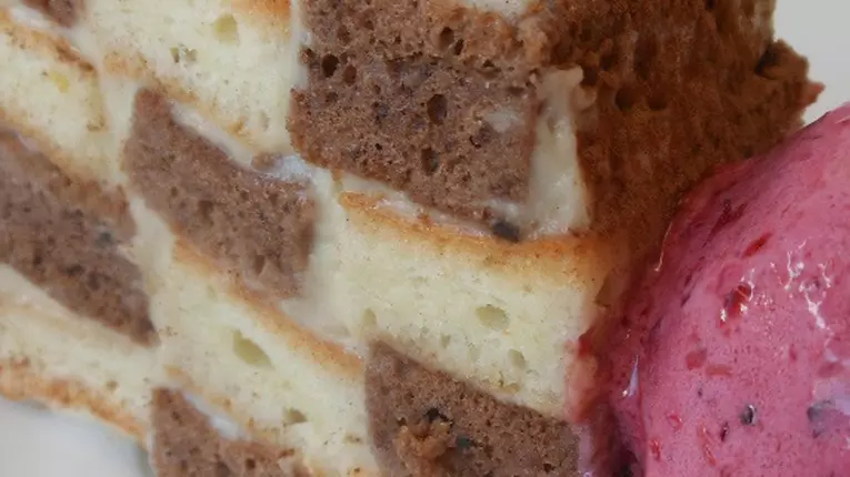 Chec “Zi și noapte”