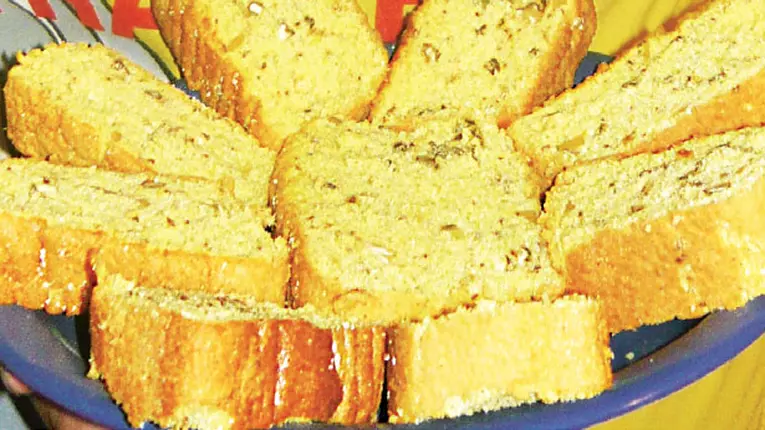 Chec de post cu nuci