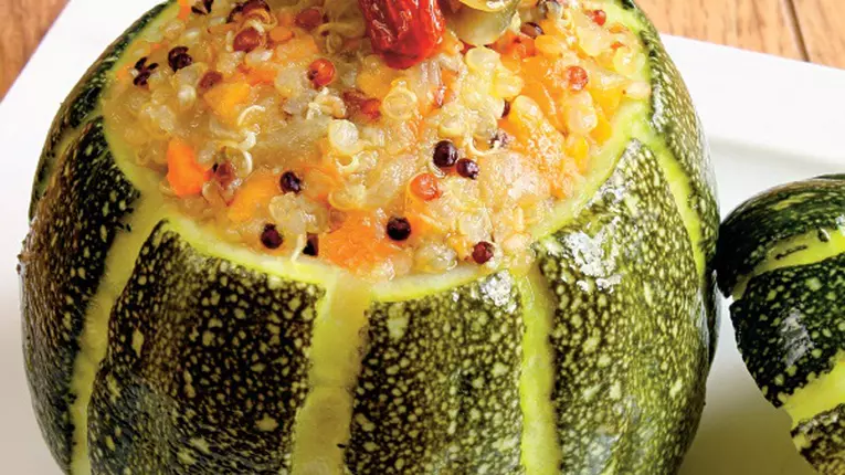 Dovlecei umpluţi cu quinoa