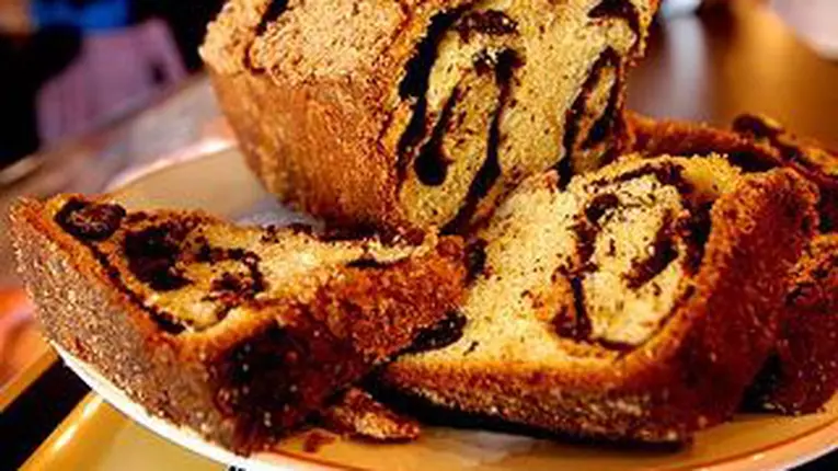 Cozonac cu umplutura de nuca