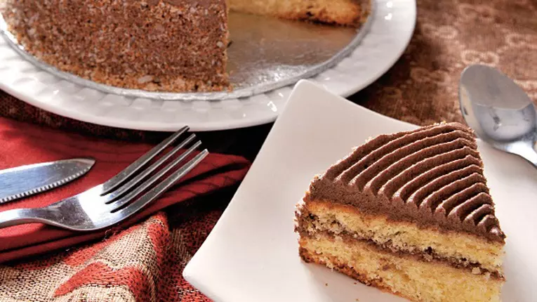 Tort cu cremă fină de cacao