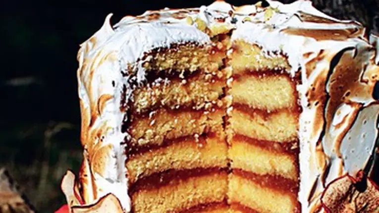 Tort cu cremă de mere