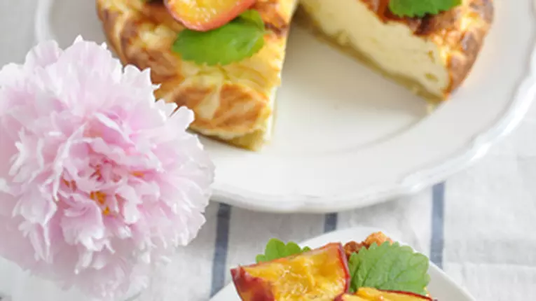 Cheesecake cu piersici fără foc