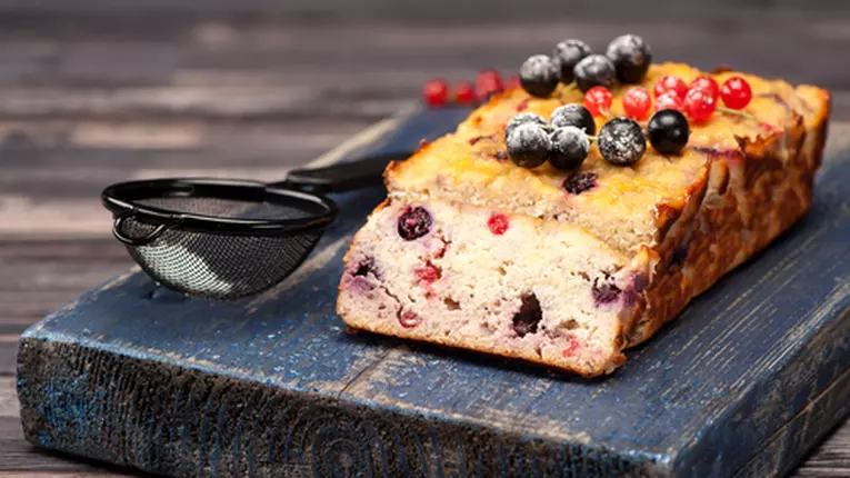 Prăjitură paleo fără gluten cu afine