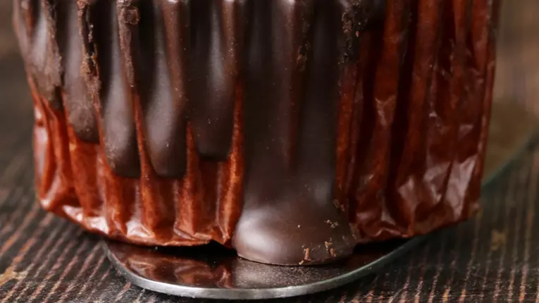 Brioșe din ciocolată fără făină și zahăr