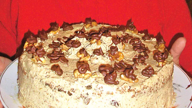 Tort de nucă cu stafide