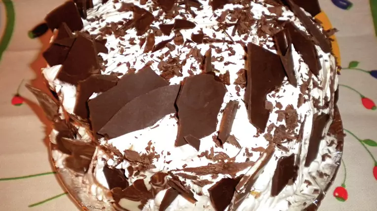 Tort simplu cu frișcă