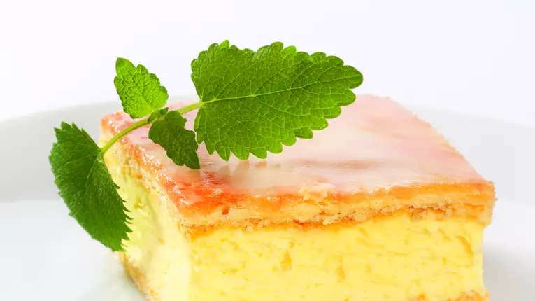 Prăjitură cu cremă de brânză și lămâie