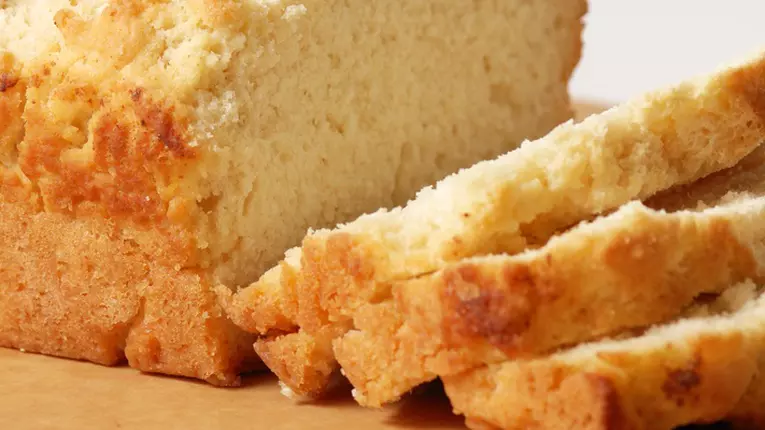 Pâine de casă cu trei ingrediente