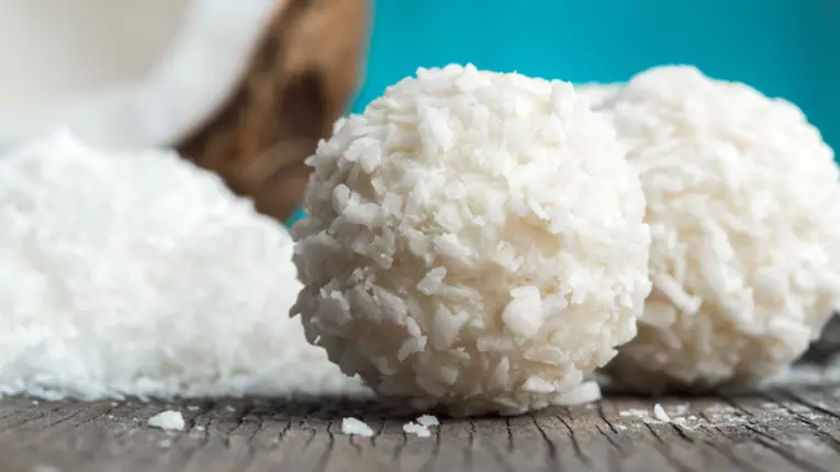 Bulgărași dietetici de cocos