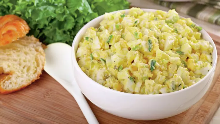 Salata de oua