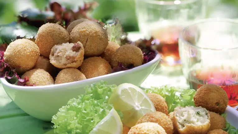 Chiftele de peste si cartofi