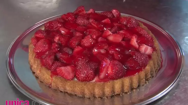 Tarta rapida cu capsune