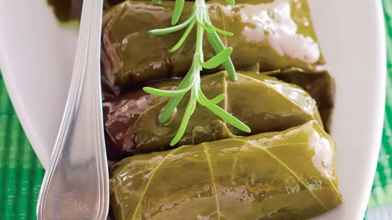 Sarmale de post in frunza de vita