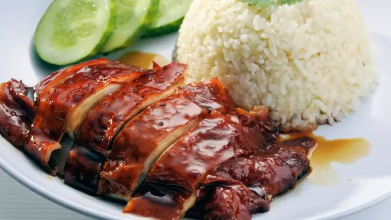 Pui thailandez cu usturoi